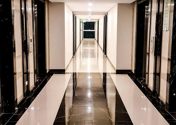 Luxestaysmnl Cozy Japandi Netflx Pool 400mbps Apartamento Manila